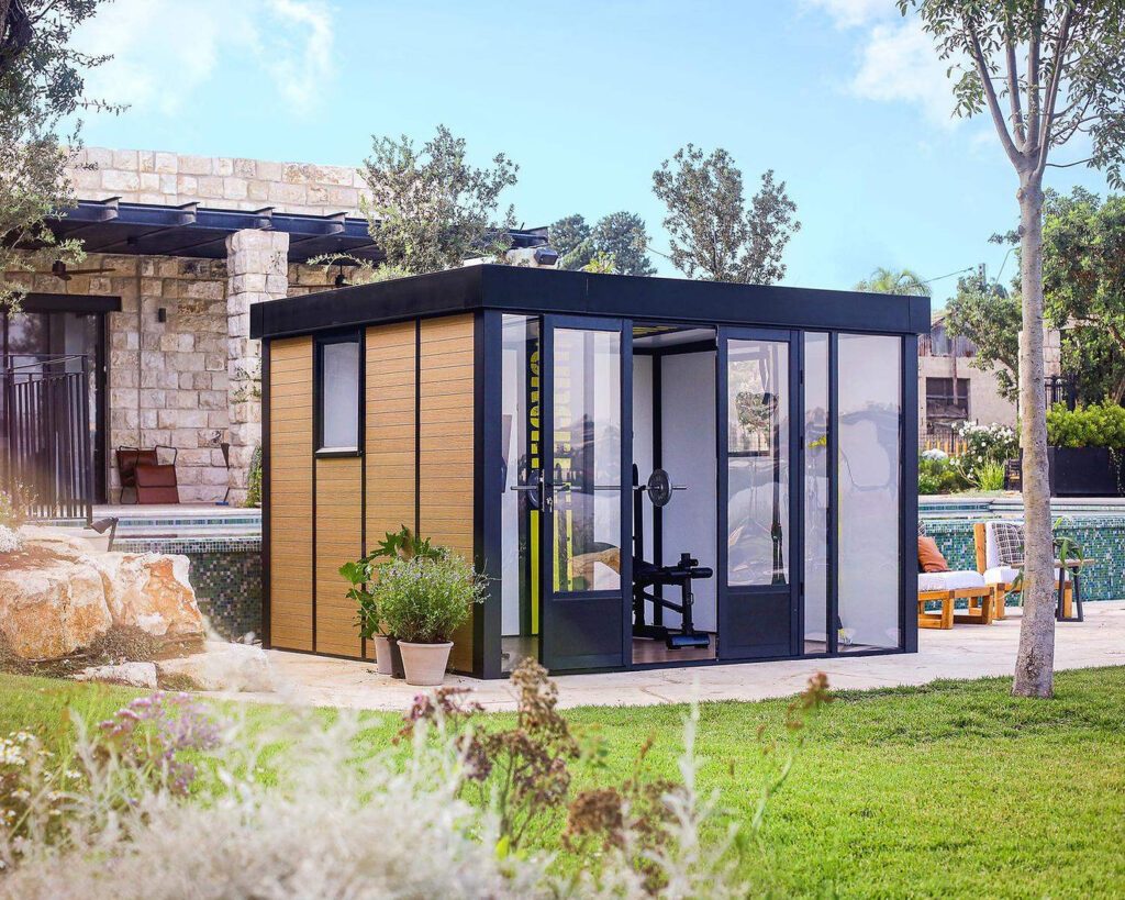 מחסן הפלאים: המדריך השלם לבחירת מחסן לגינה שישדרג את החצר שלכם