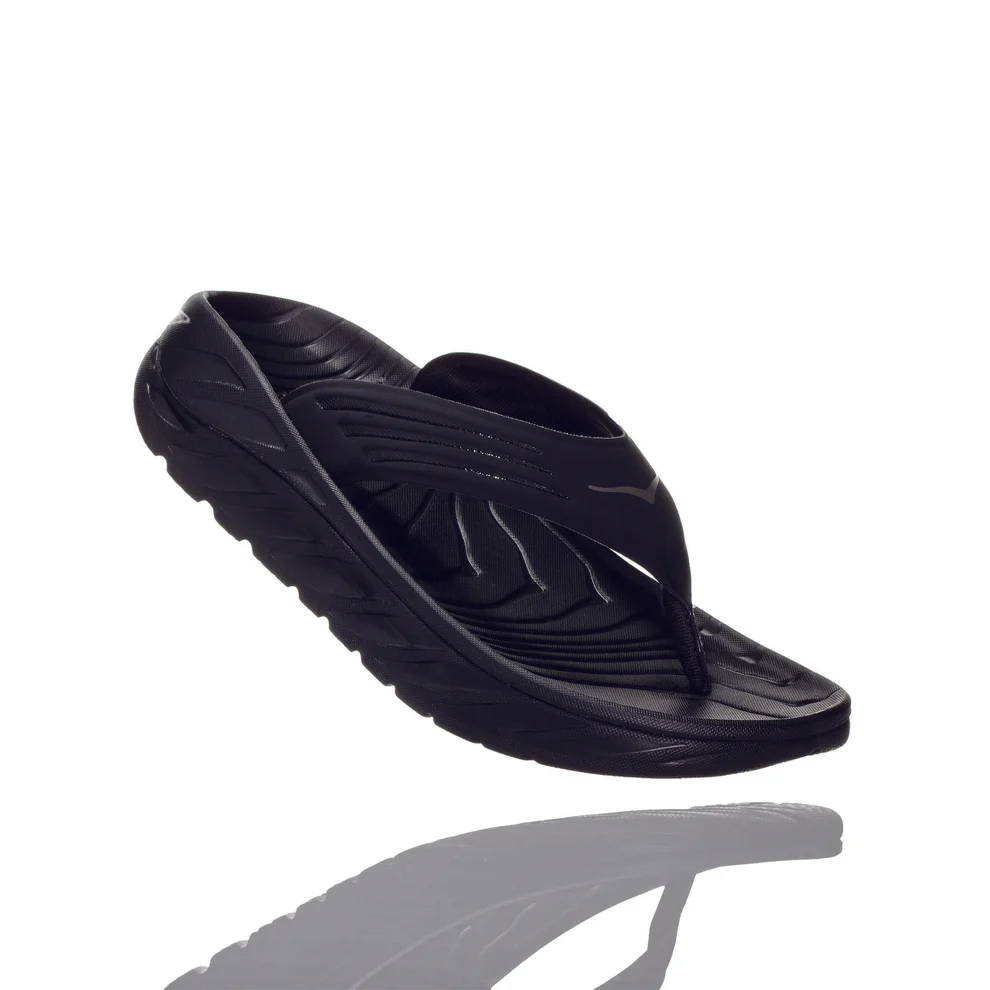 Hoka Ora Recovery Flip - כפכפים לגבר הוקה אורה בצבע שחור