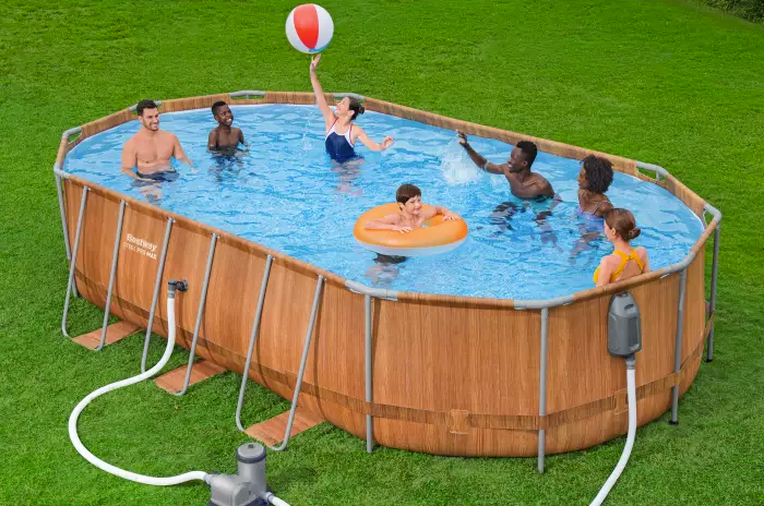 בריכת החלומות שלכם מתחילה כאן: המדריך המלא להקמת גן עדן פרטי בגינה