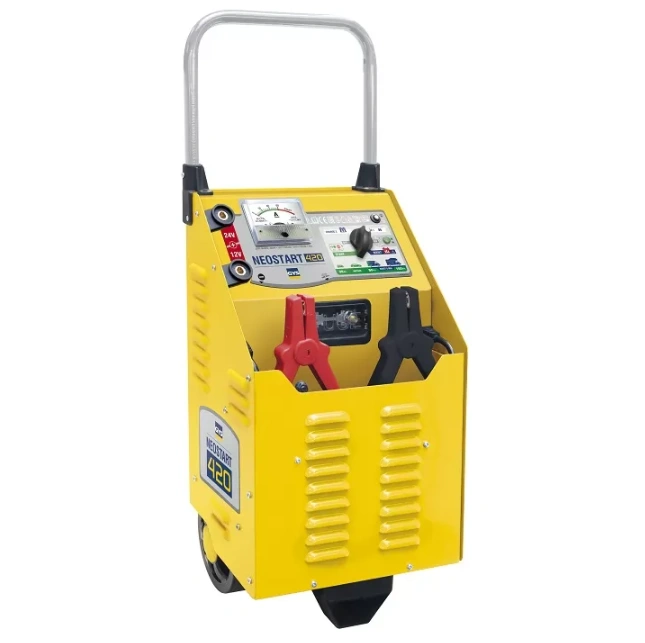 מטען מצברים עם בוסטר נייח GYS NEOSTART 420 12V/24V