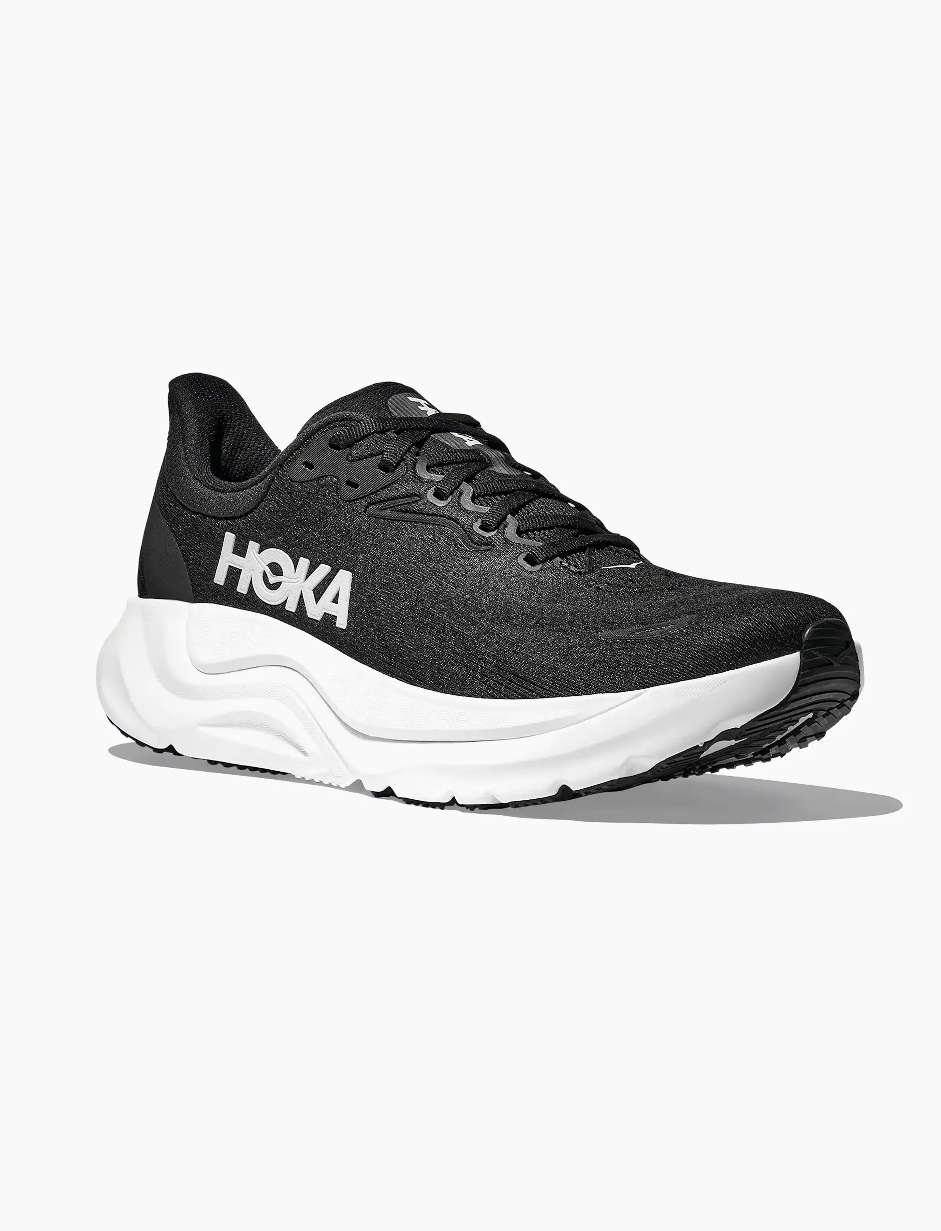 נעלי ספורט לגברים הוקה רחבות בצבע שחור/לבן HOKA ARAHI 8 X-WIDE
